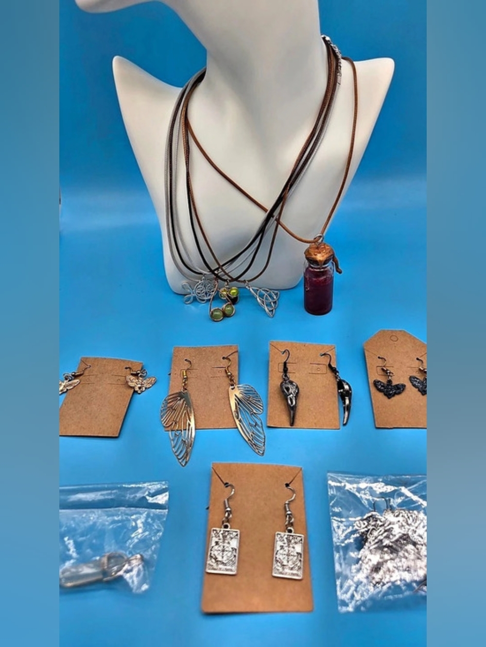 Jewelry Lot 4 in Brown & Silver Like New